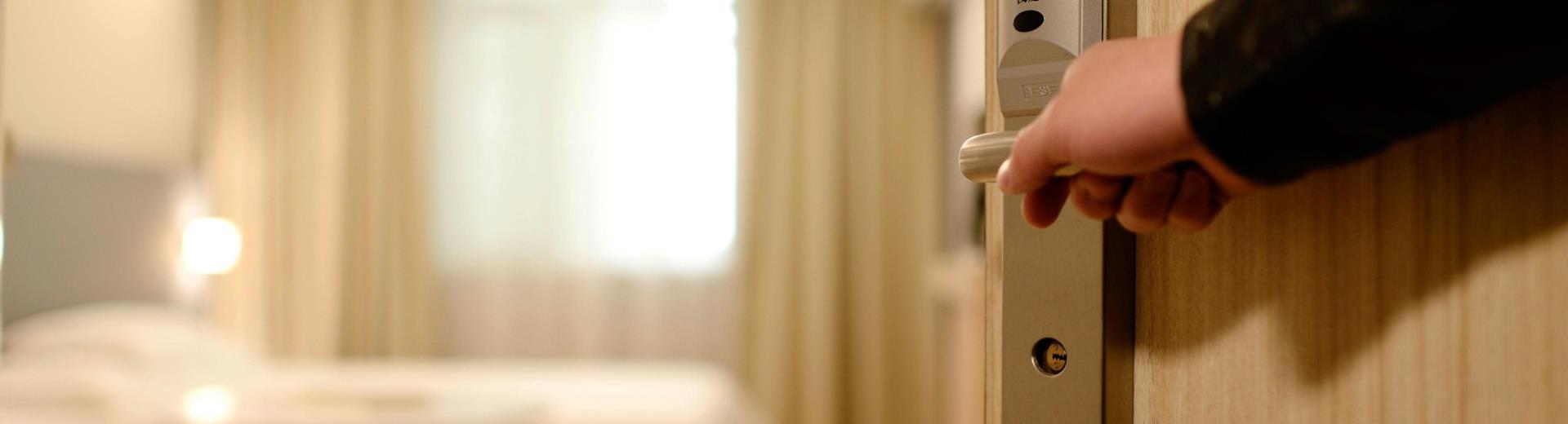 With the Early Check-in service, you can access your room before 2:00 PM and relax after a long journey or a busy morning of meetings.