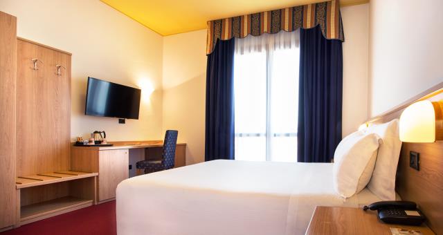 Reserve your hotel in Tessera - Venice, located next to the Airport Marco Polo