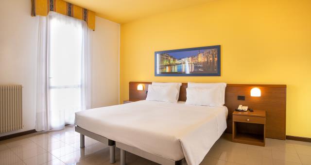 Reserve your hotel in Tessera - Venice, located next to the Airport Marco Polo